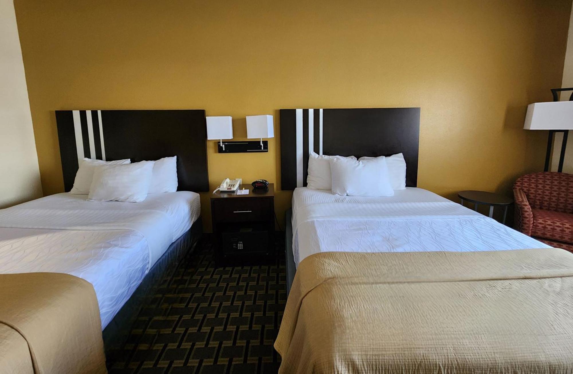 Days Inn & Suites By Wyndham Sam Houston Tollway Jersey Village Exterior foto
