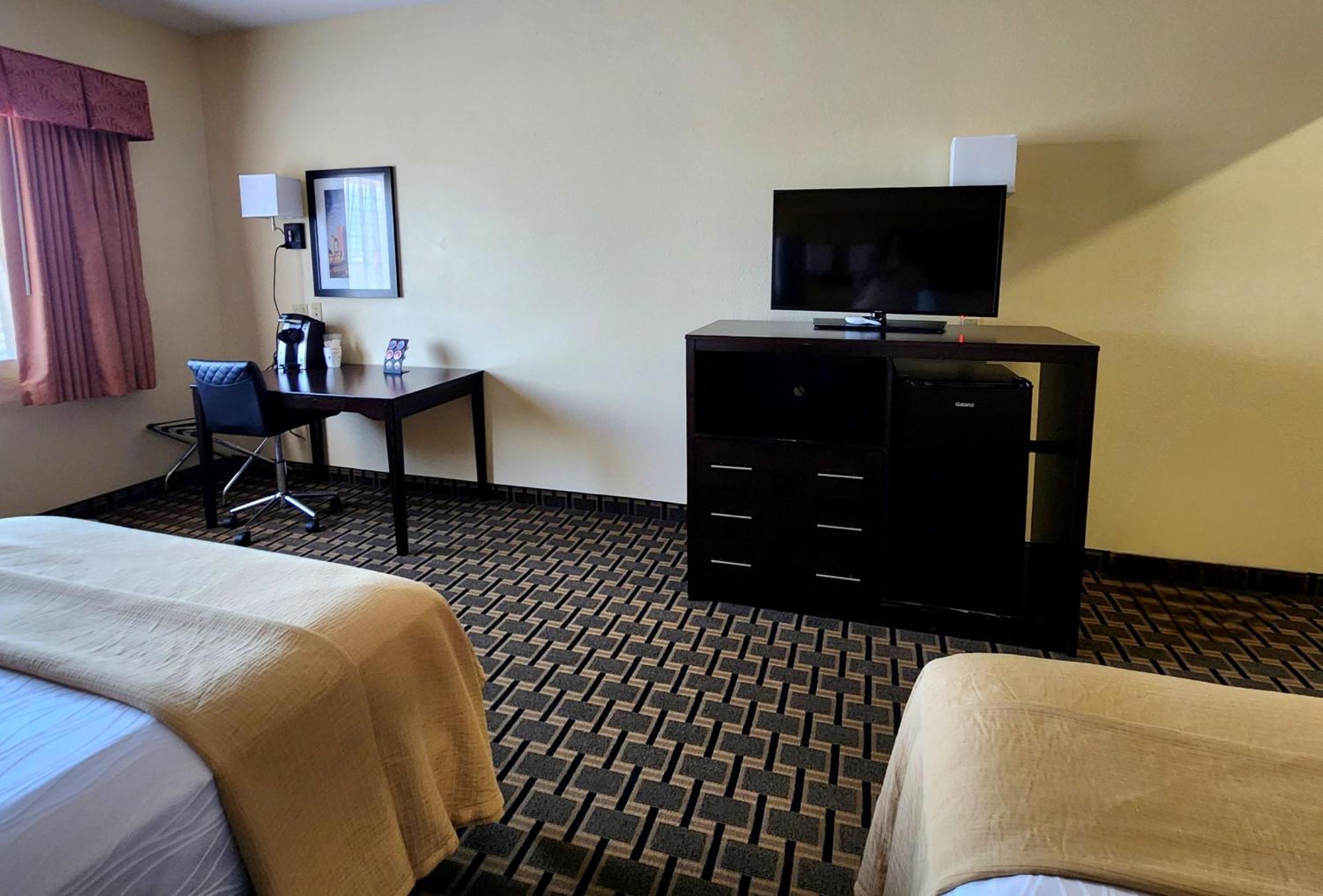 Days Inn & Suites By Wyndham Sam Houston Tollway Jersey Village Exterior foto